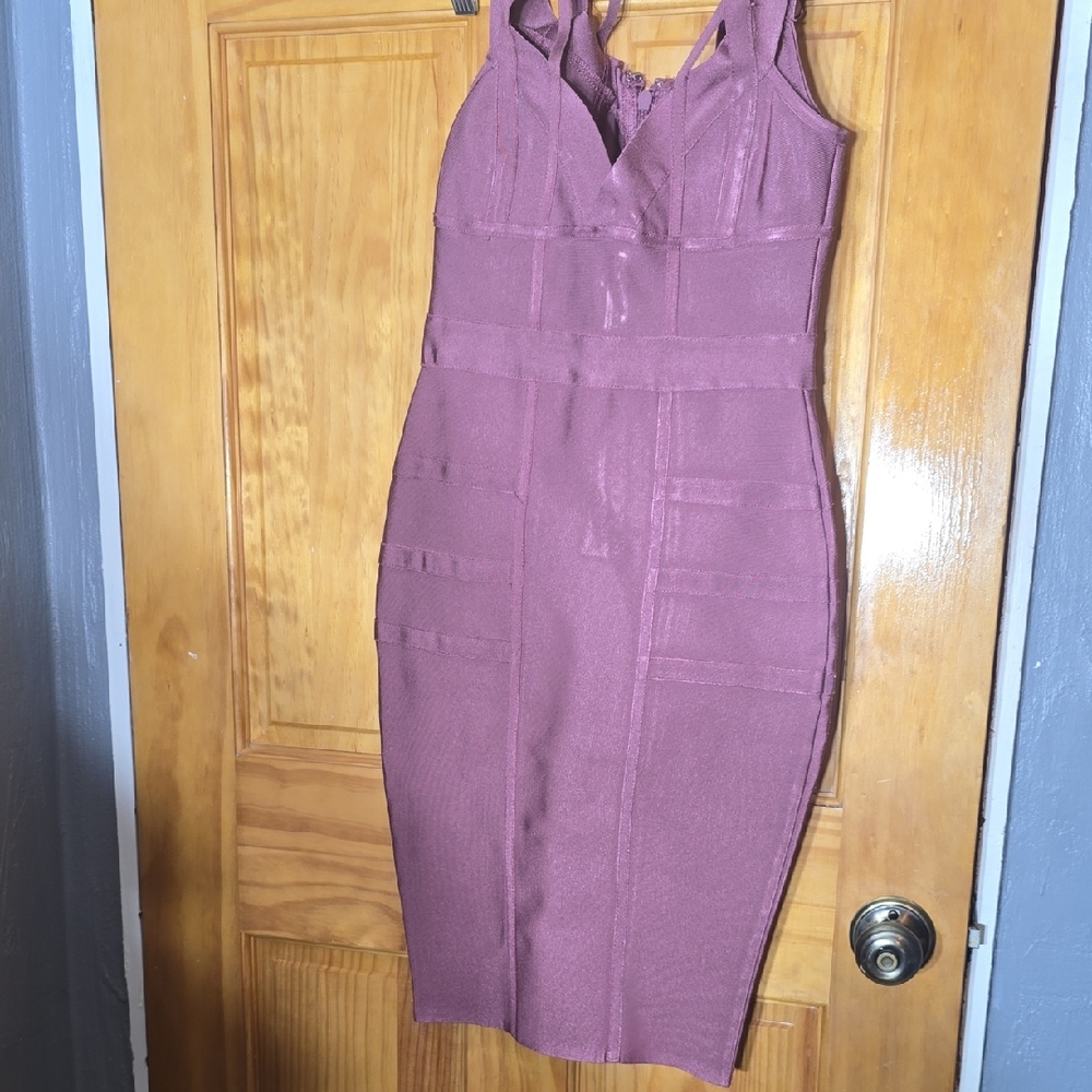 Box C FASHION NOVA MAUVE BODYCON SEXY SIZE MEDIUM